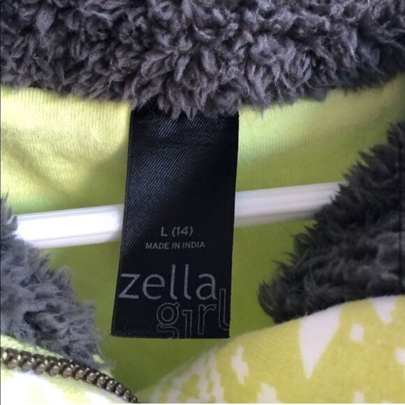 Kid’s Zella Neon Green Winter Snowflakes - Picture 3 of 9